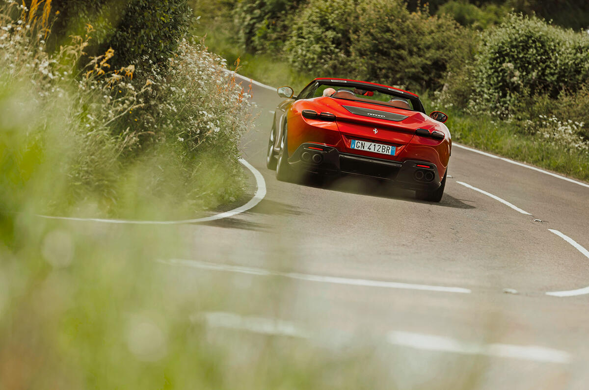 Ferrari 275 GTS vs Ferrari Roma Spider 2024   ME 25 Ferrari 275 GTS vs Ferrari Roma Spider 2024   ME 25