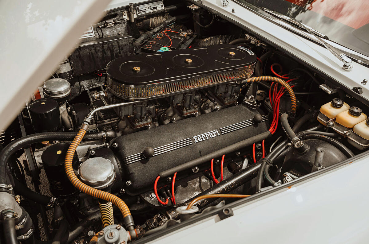 Ferrari 275 GTS vs Ferrari Roma Spider 2024   ME 59 Ferrari 275 GTS vs Ferrari Roma Spider 2024   ME 59