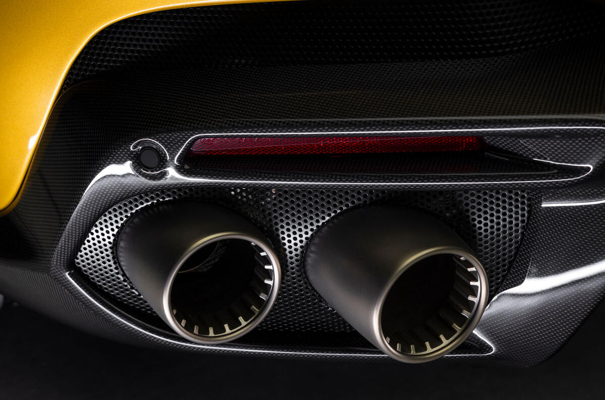 Ferrari Amalfi rear pipe detail