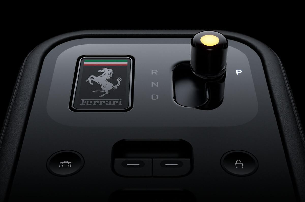 Ferrari Luce interior 9