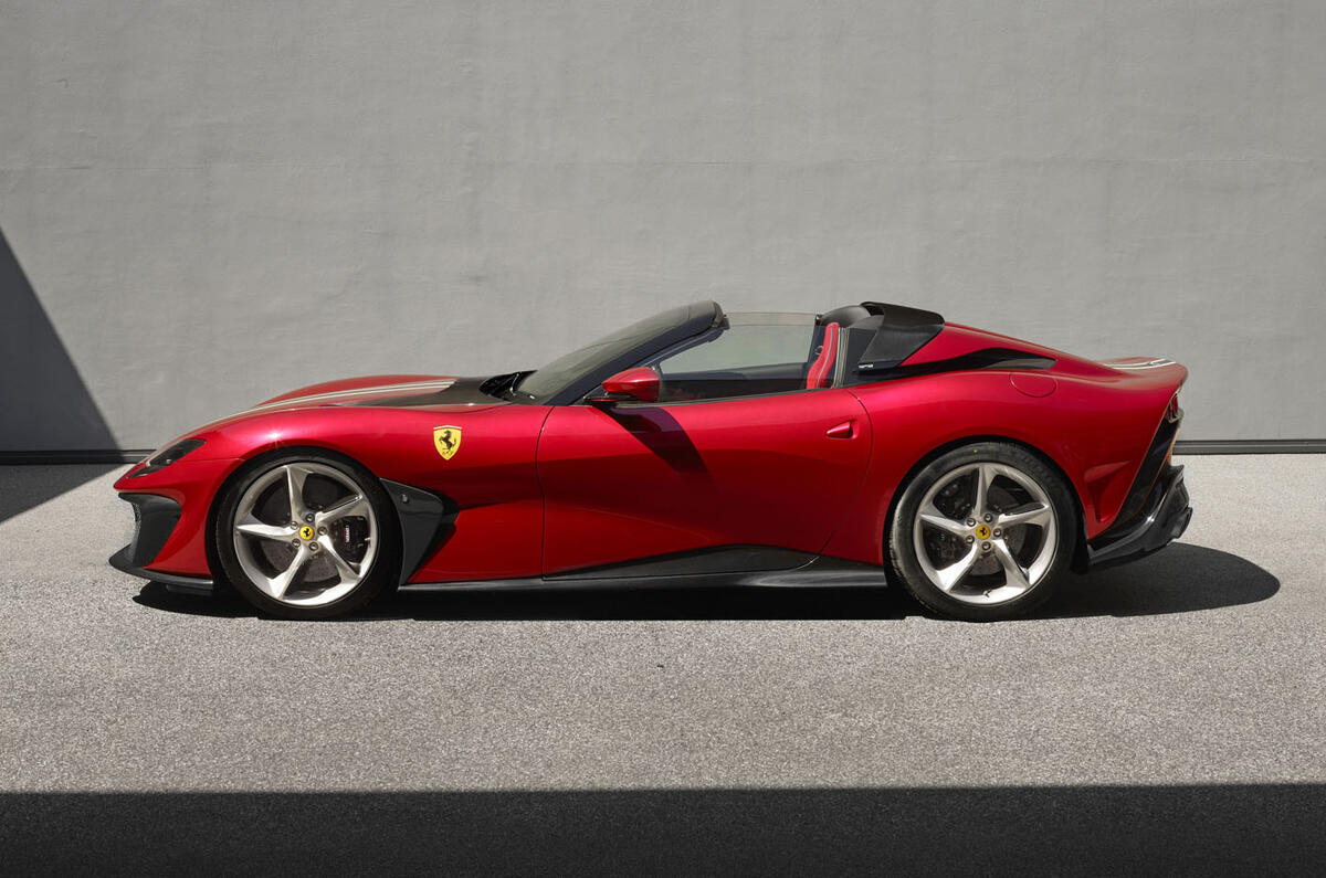 ハペペ Ferrari SP51 is 789bhp 812 GTS-based one-off | Autocar