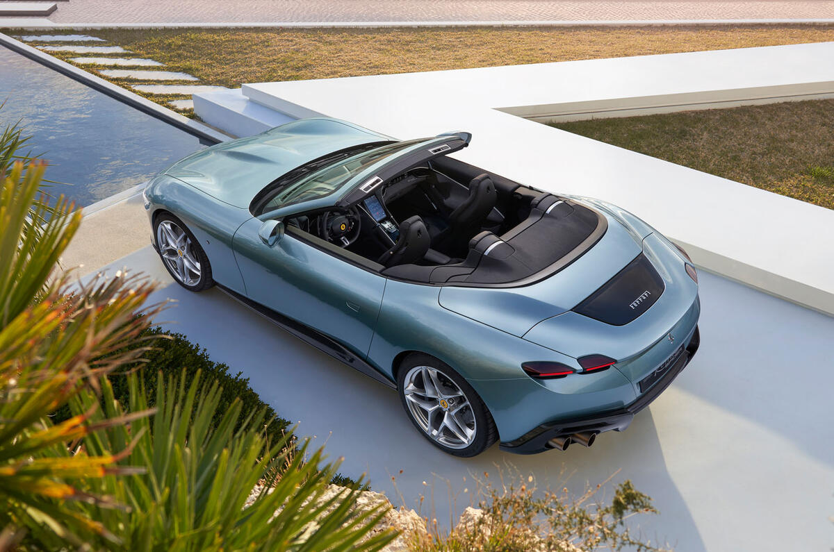 Ferrari Roma Spider top Ferrari Roma Spider top