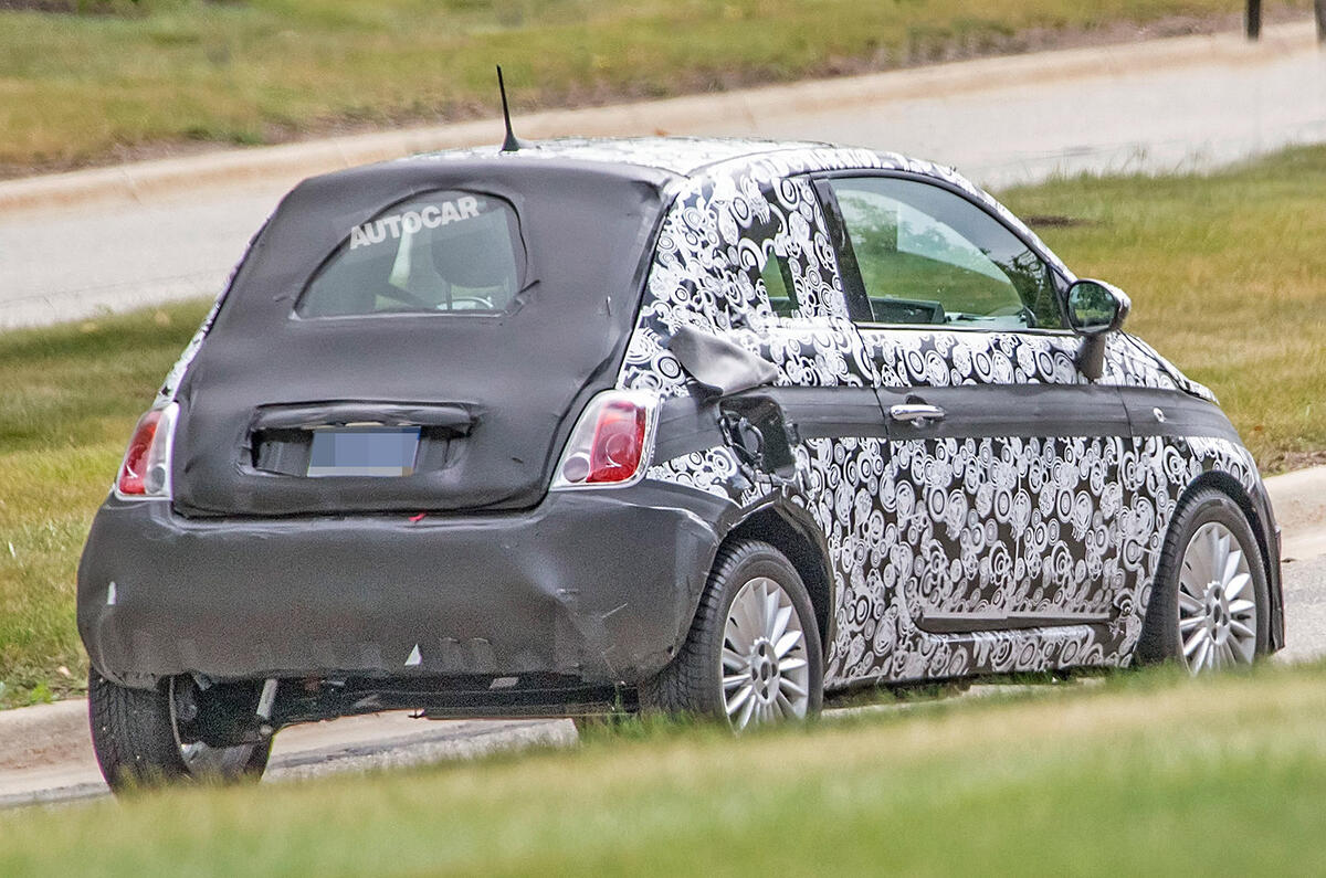 Fiat 500e spy shot
