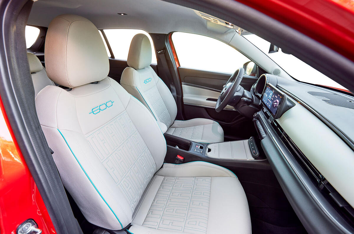 Fiat 600e passenger seat Fiat 600e passenger seat