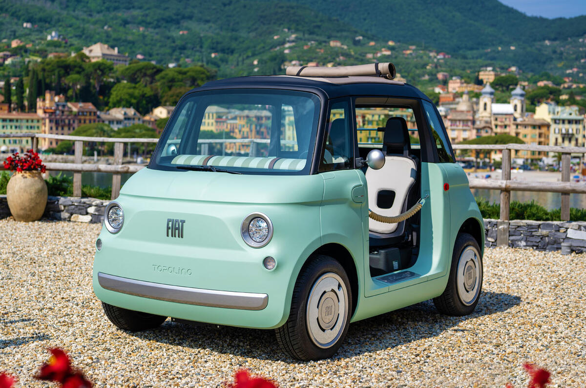 Fiat Topolino Dolce Vita 2024 front quarter static Fiat Topolino Dolce Vita 2024 front quarter static