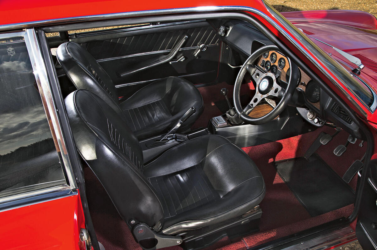 Fiat 124 interior