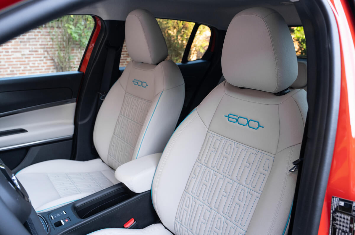 Fiat 500e front seats Fiat 500e front seats