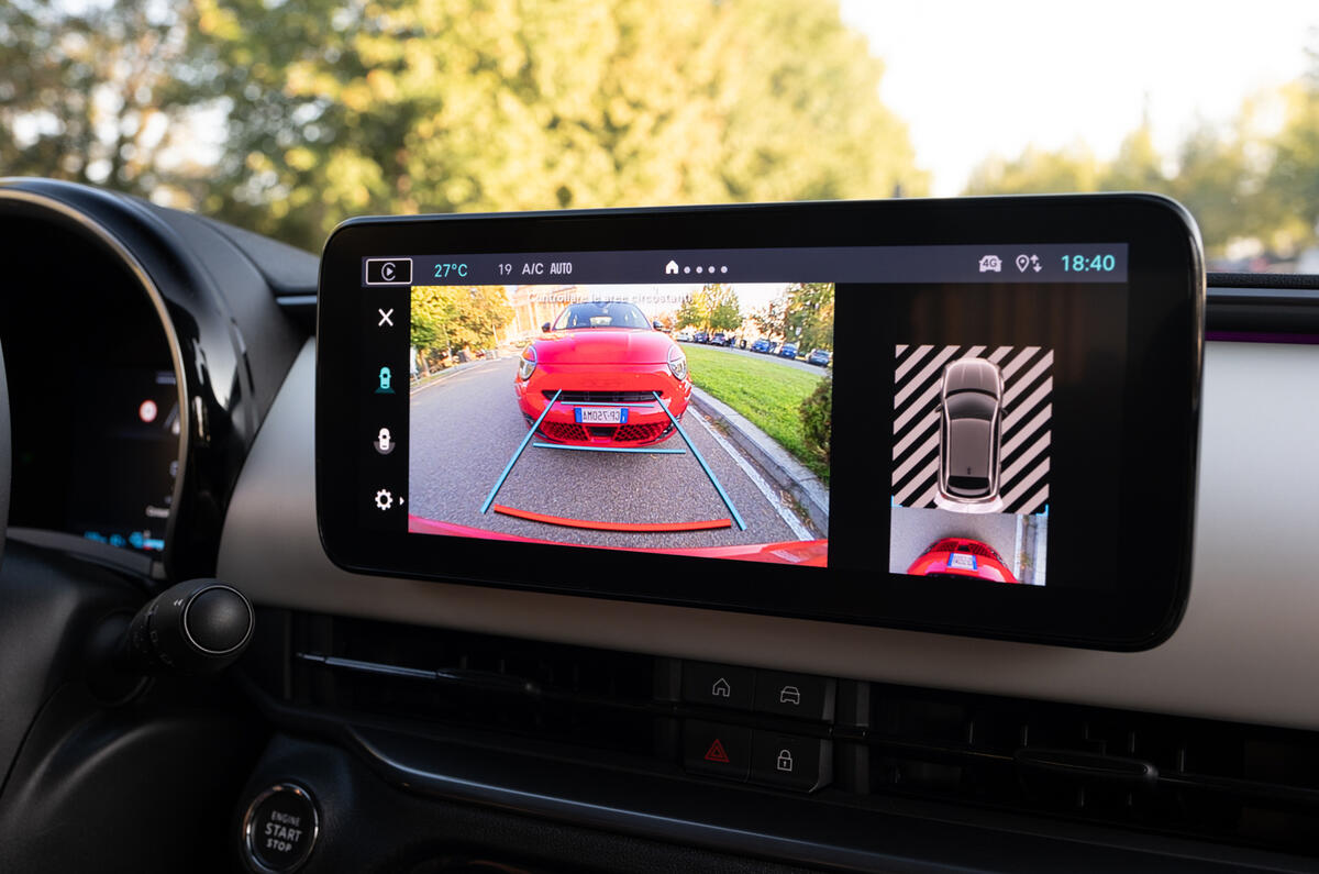 Fiat 500e touchscreen Fiat 500e touchscreen