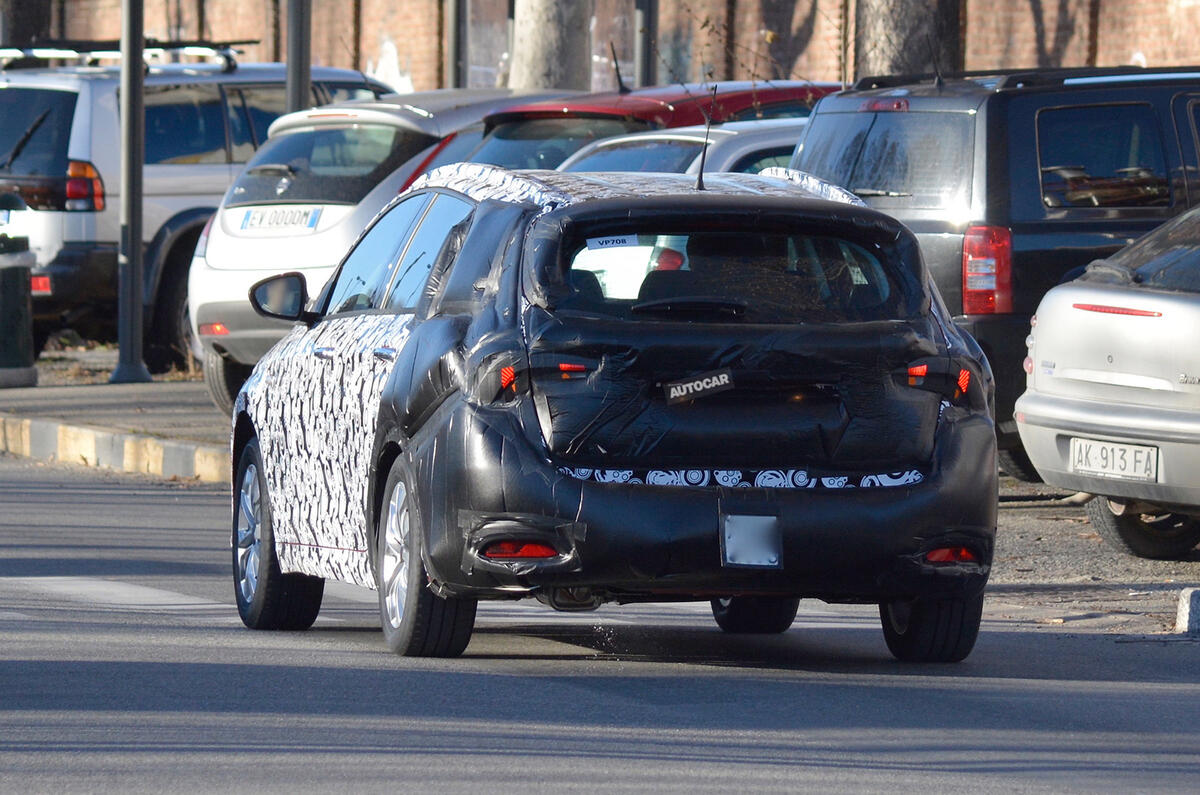 Fiat Tipo Station Wagon spy shots