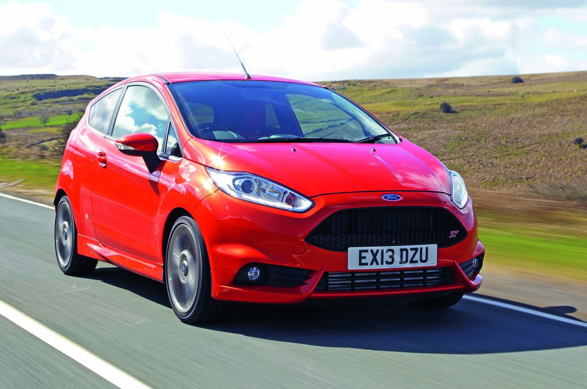 Ford GT vs Fiesta ST