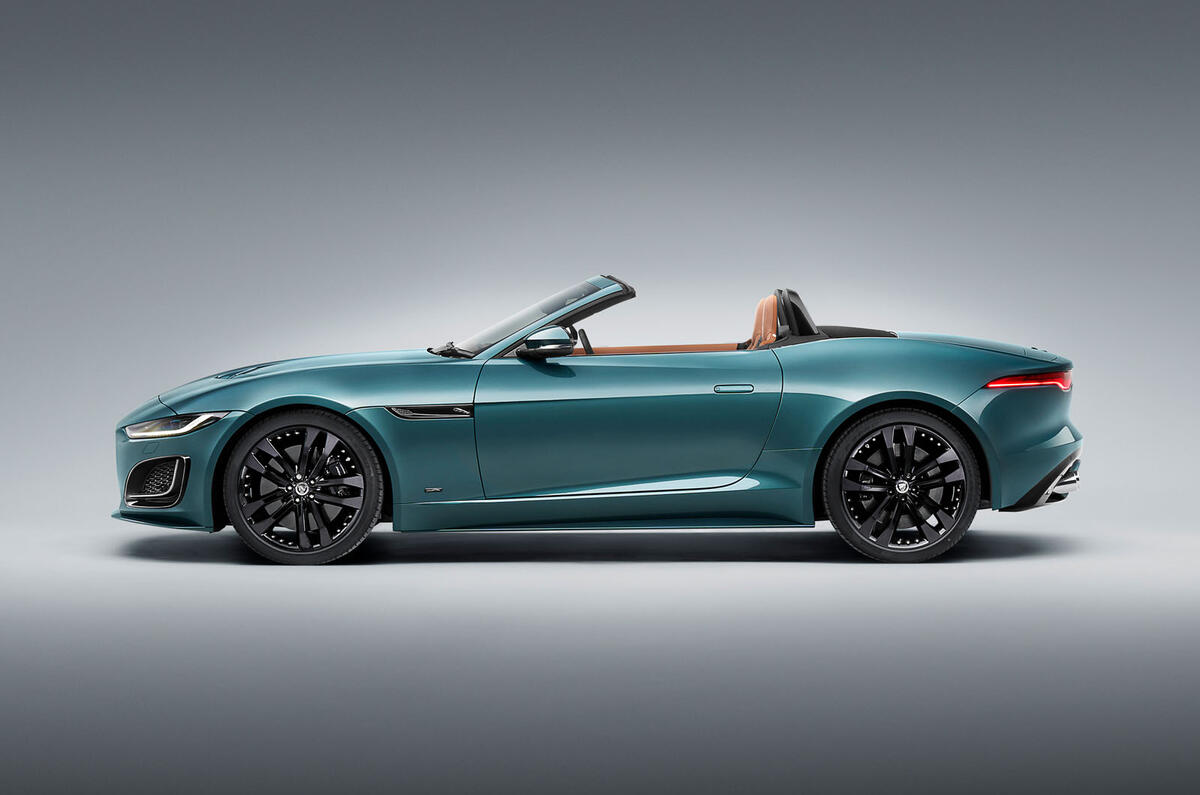 Final Jaguar F Type side