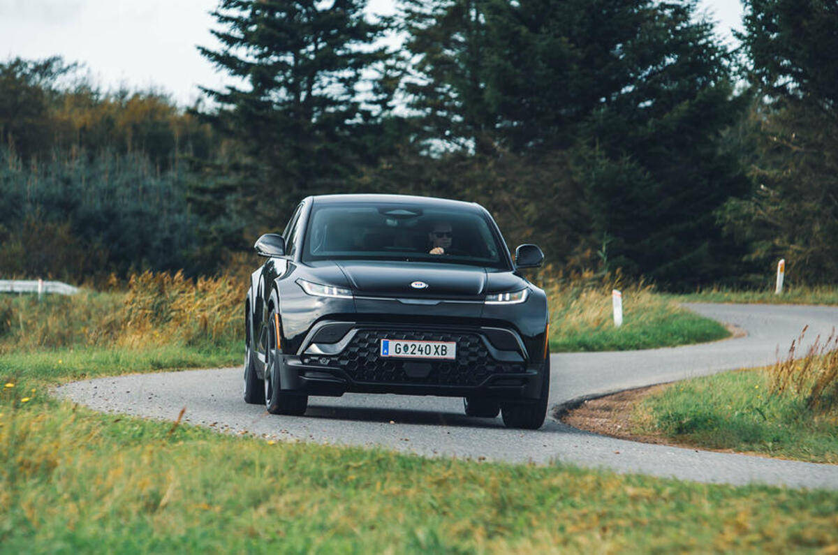 fisker ocean review 2023 22 action 0