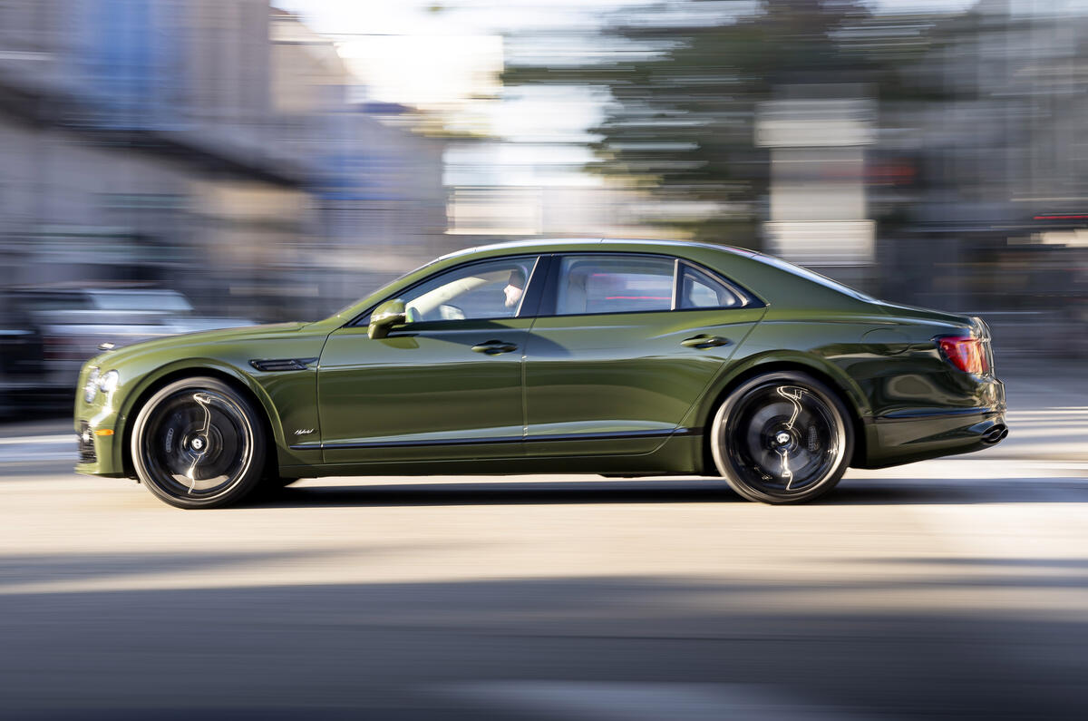 Flying Spur Hybrid The Drive   5