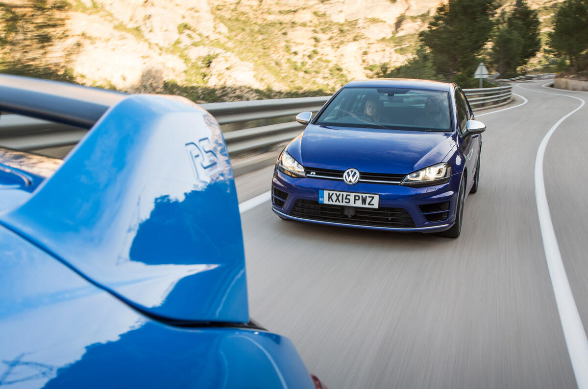 Ford Focus RS versus Volkswagen Golf R