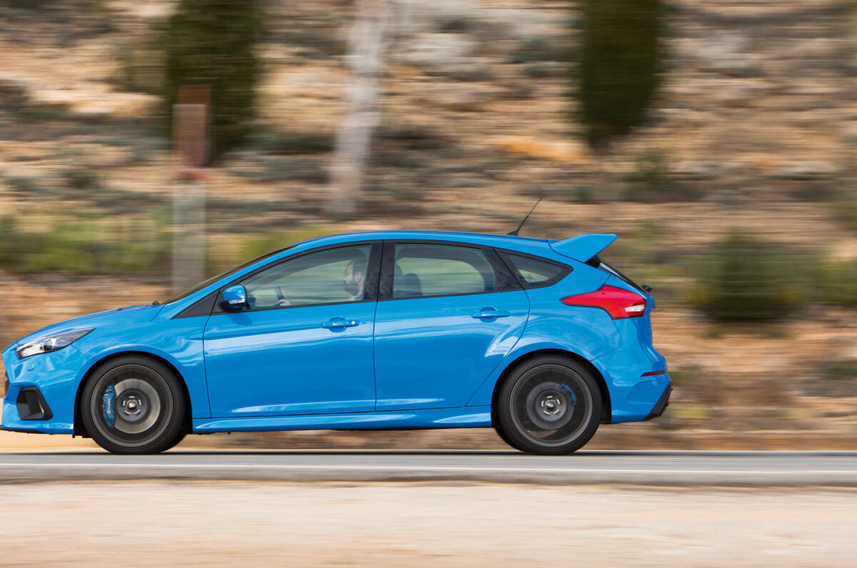 Ford Focus RS profile