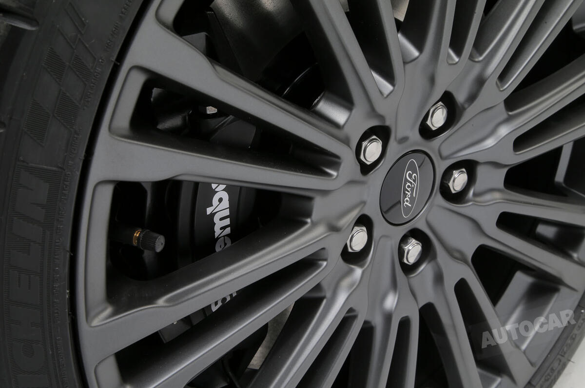 2016 Ford Focus RS - prices, specs, engine details