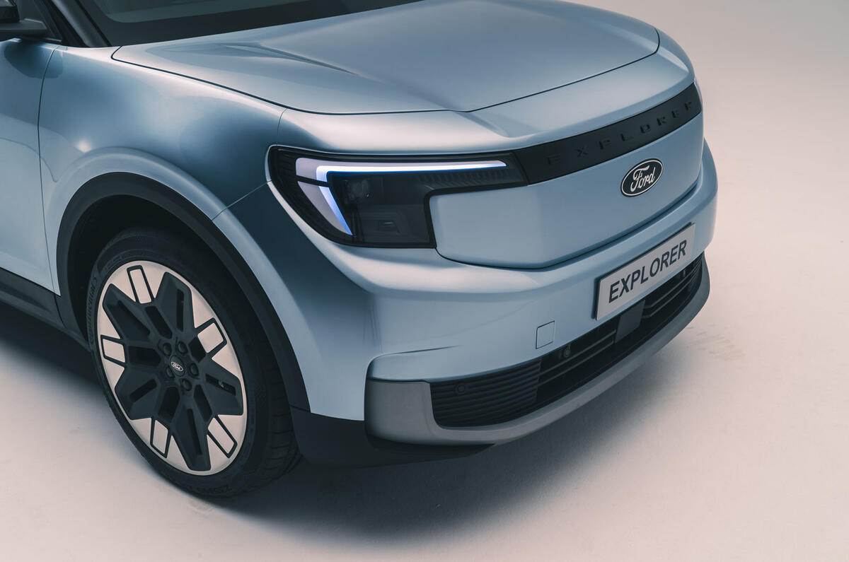 Ford Explorer studio shoot front end Ford Explorer studio shoot front end