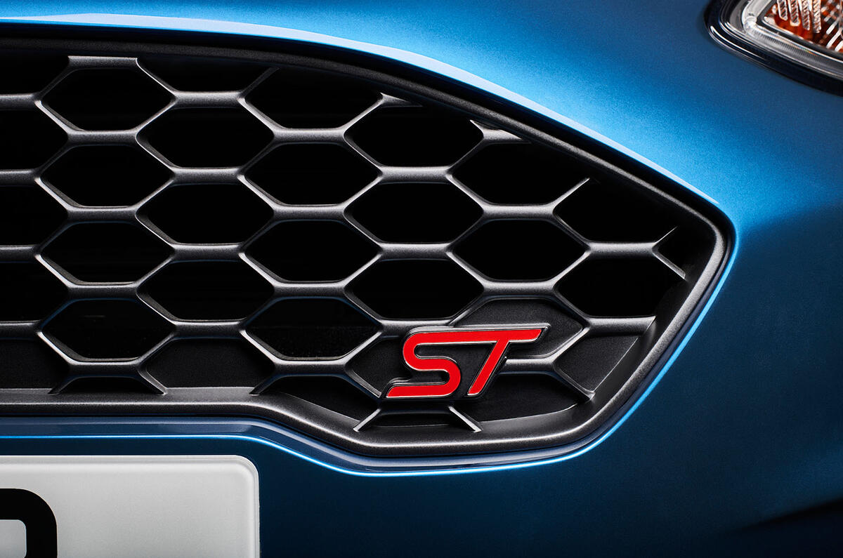 2017 Ford Fiesta ST front grille