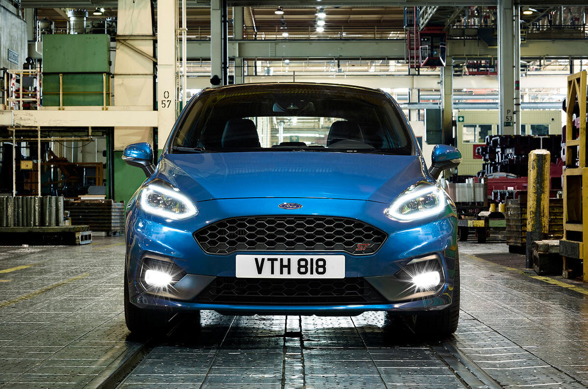 2017 Ford Fiesta ST headlights