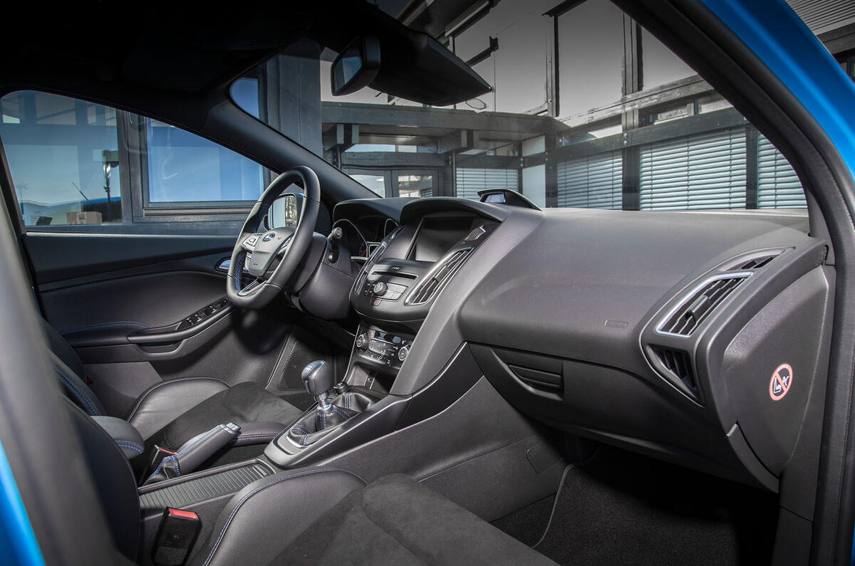 Ford Focus RS front seats
