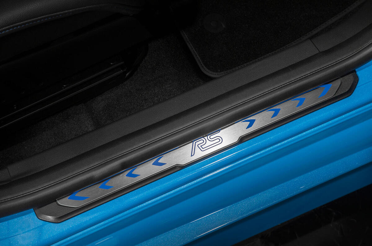 Ford Focus RS scuff plates