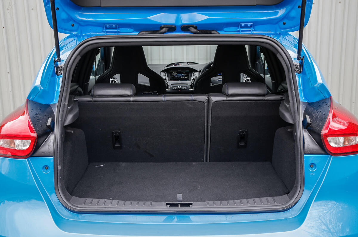 Ford Focus RS Mk3 boot Ford Focus RS Mk3 boot