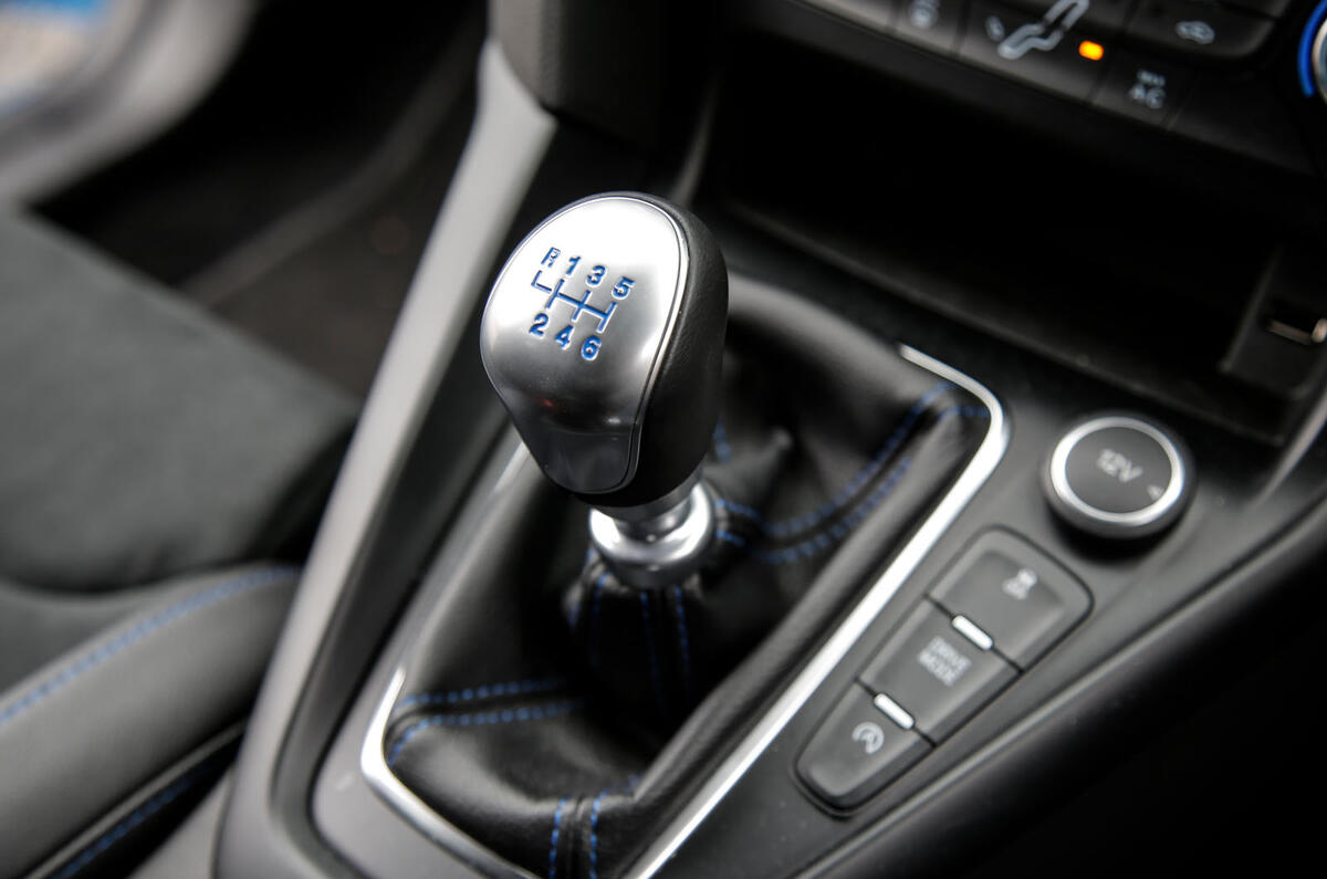 Ford Focus RS Mk3 gearlever Ford Focus RS Mk3 gearlever