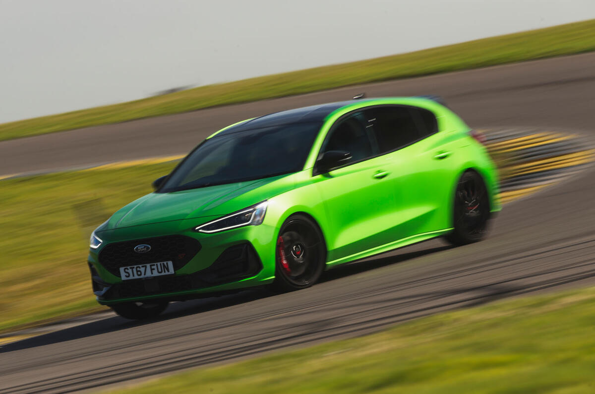 Ford Focus ST Track Pack front cornering