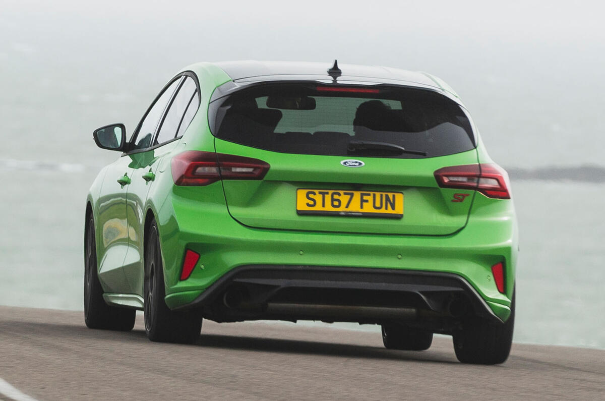 Ford Focus ST Track Pack rear tracking