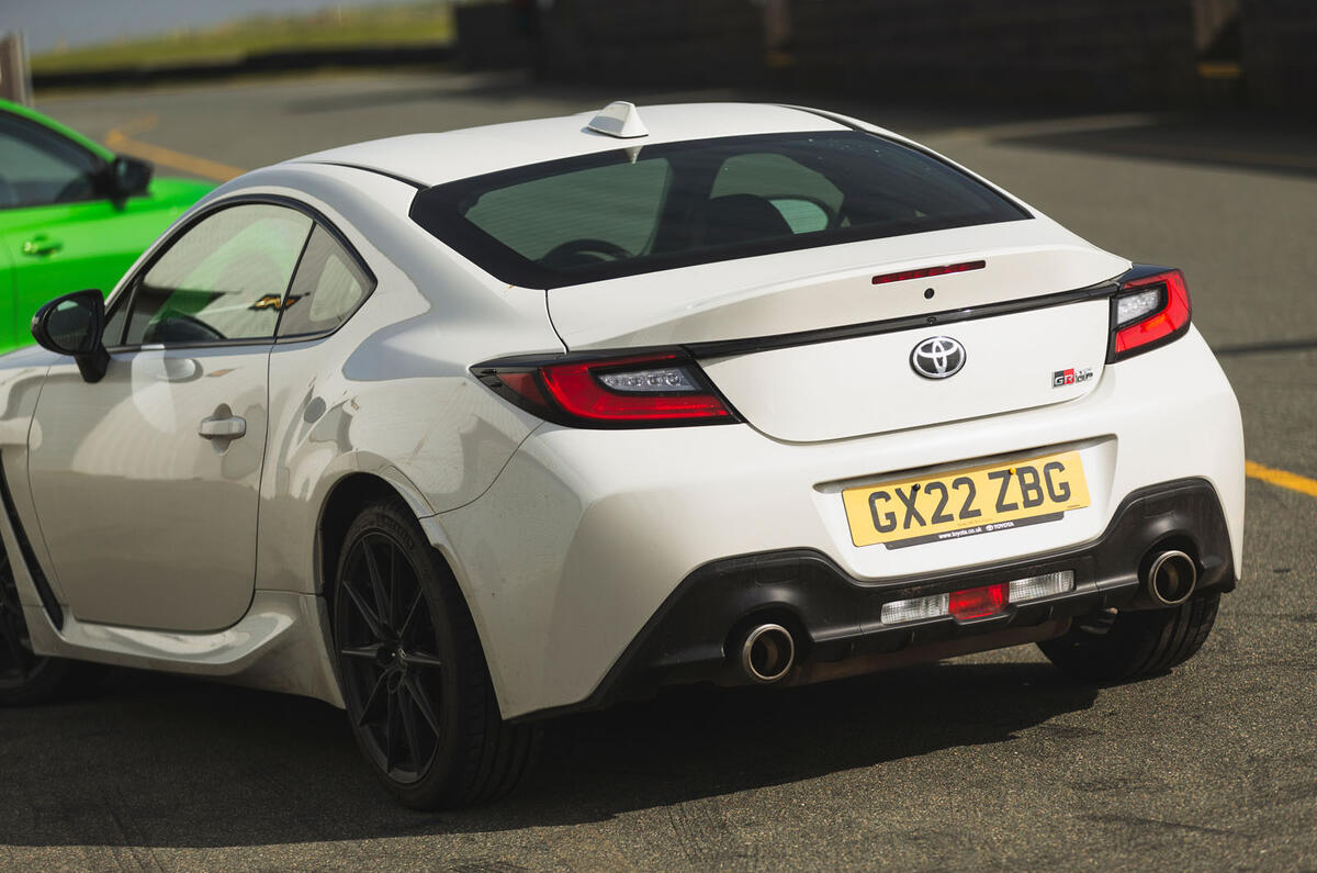 Ford Focus ST Track Pack vs Toyota GR86 rear 2