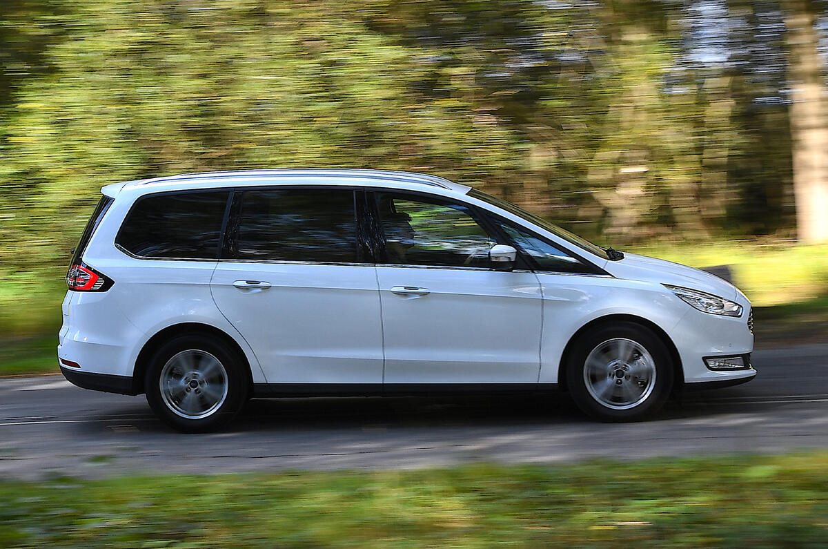 Ford Galaxy 2019 side tracking