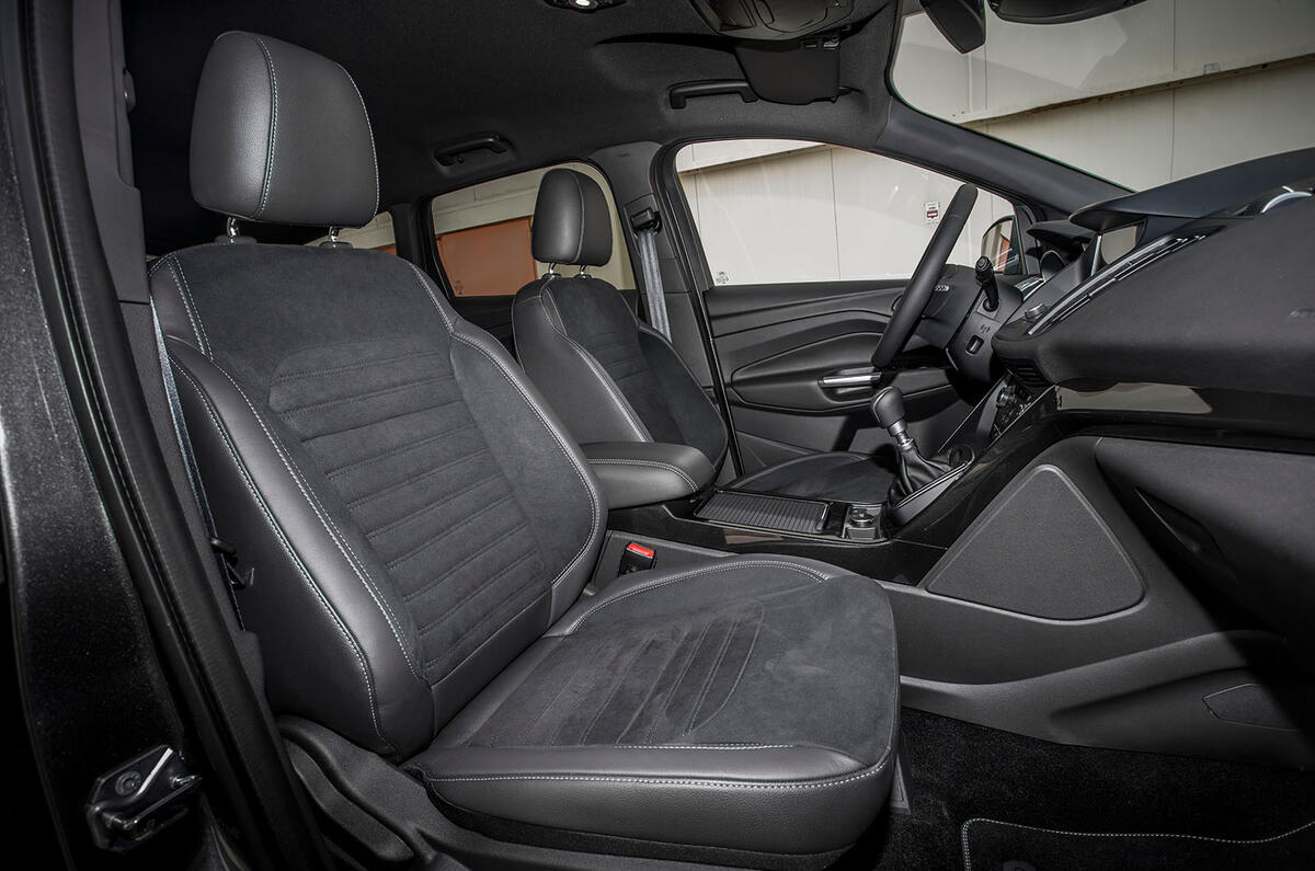 2016 Ford Kuga 1.5 Ecoboost 182 ST-Line review review ...