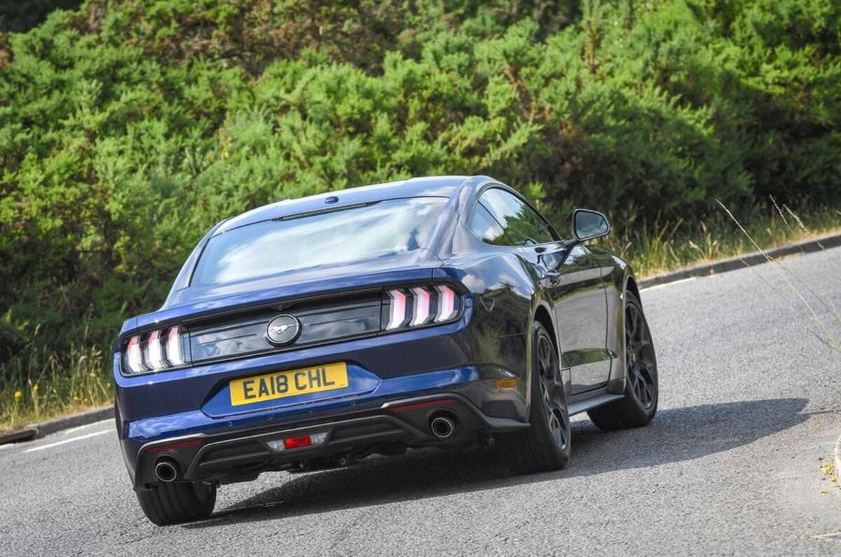 ford mustang 4cyl 097 rear cornering