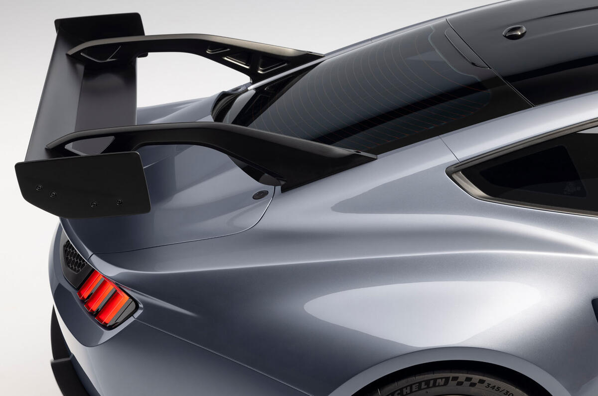 Ford Mustang GTD 2024 rear wing Ford Mustang GTD 2024 rear wing