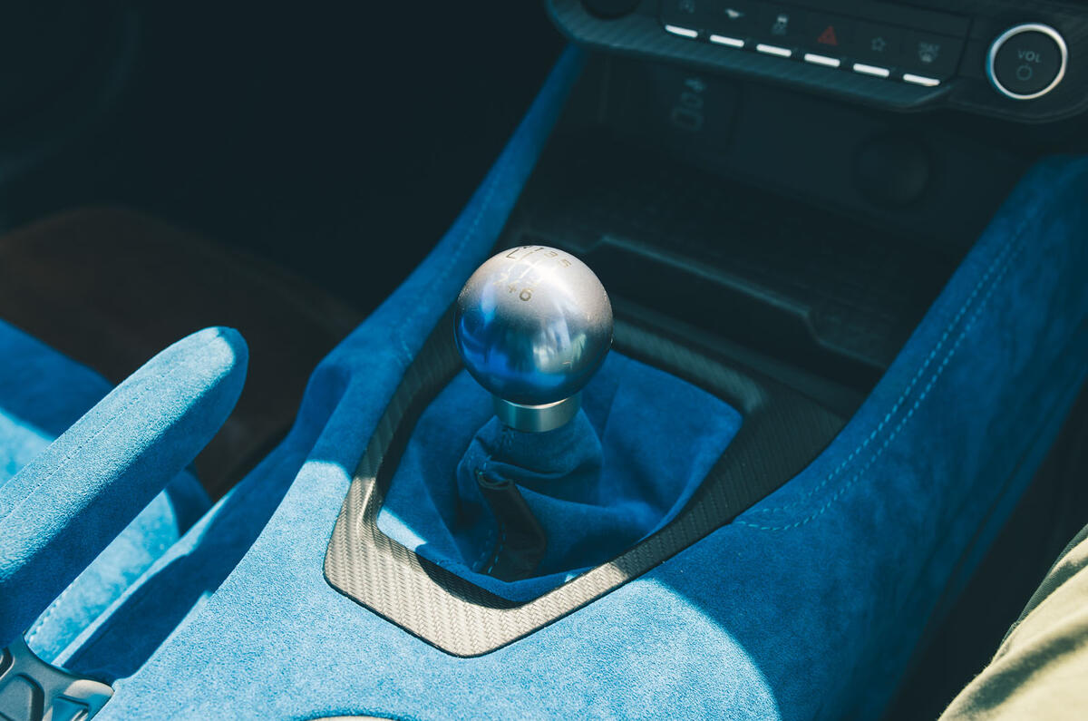 Ford Mustang Sutton review 2025 041