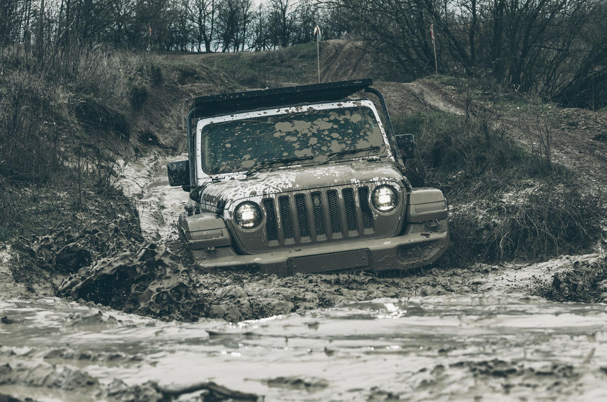 Ford Raptor vs Jeep Wrangler 122 Ford Raptor vs Jeep Wrangler 122