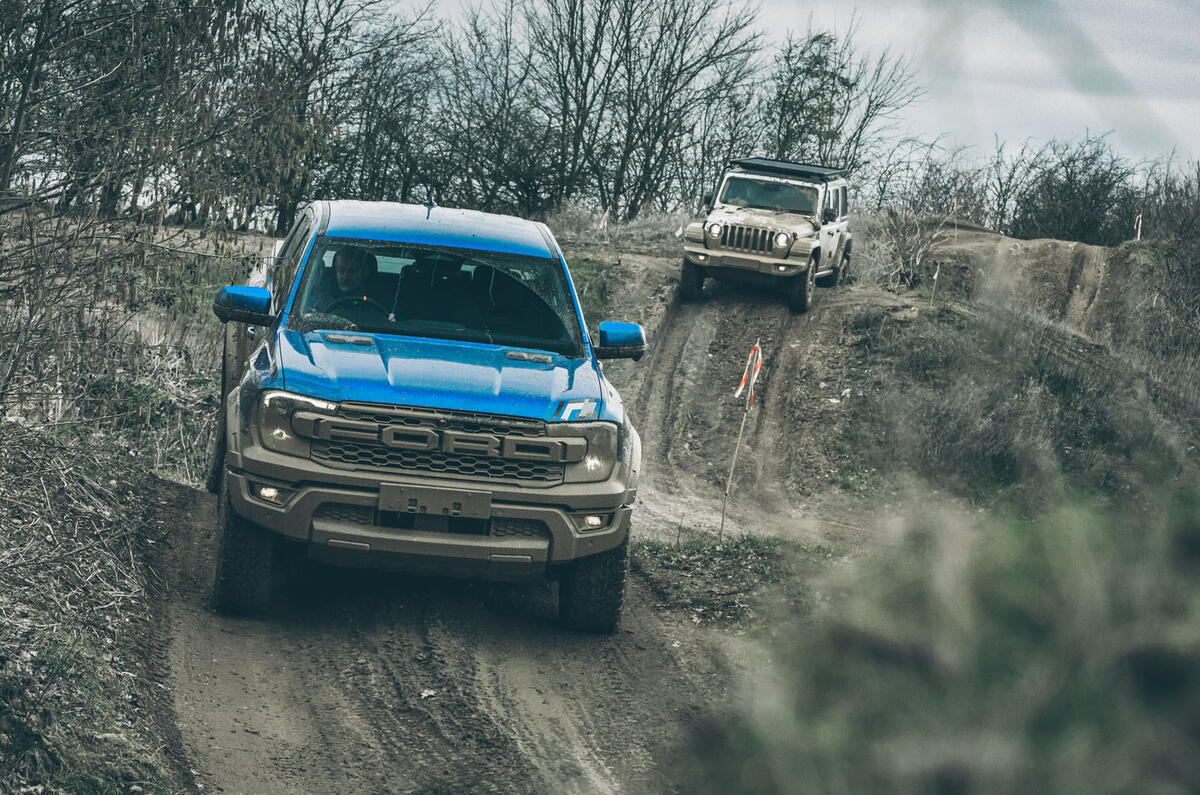 Ford Raptor vs Jeep Wrangler 125 Ford Raptor vs Jeep Wrangler 125