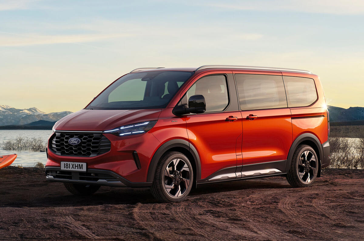 Ford Tourneo Active front three quarter Ford Tourneo Active front three quarter