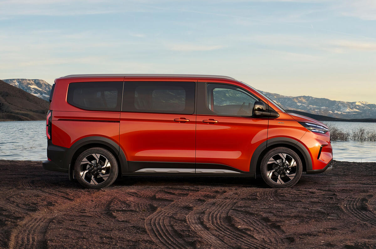 Ford Tourneo Active side Ford Tourneo Active side