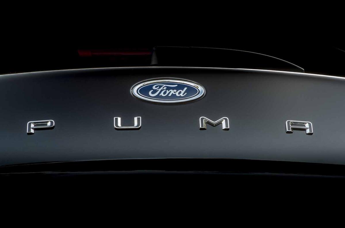 Ford Puma ST-Line X Vignale badge Ford Puma ST-Line X Vignale badge