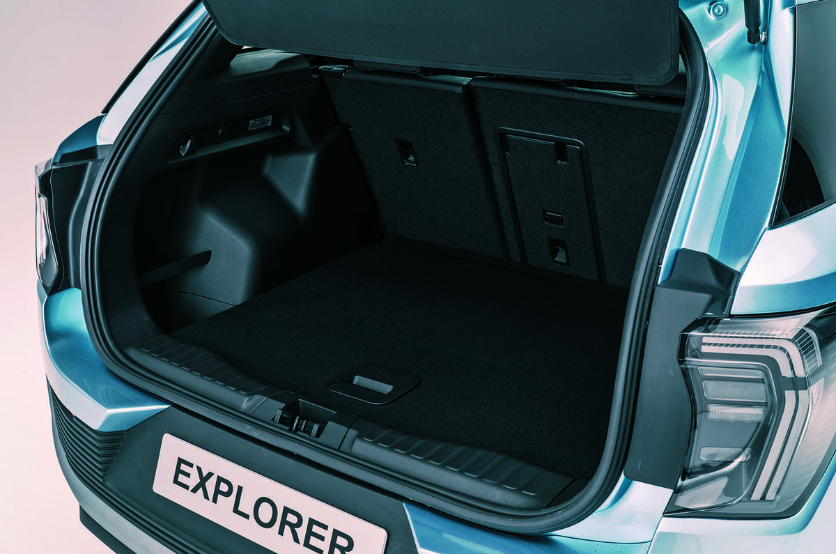 Ford Explorer boot Ford Explorer boot