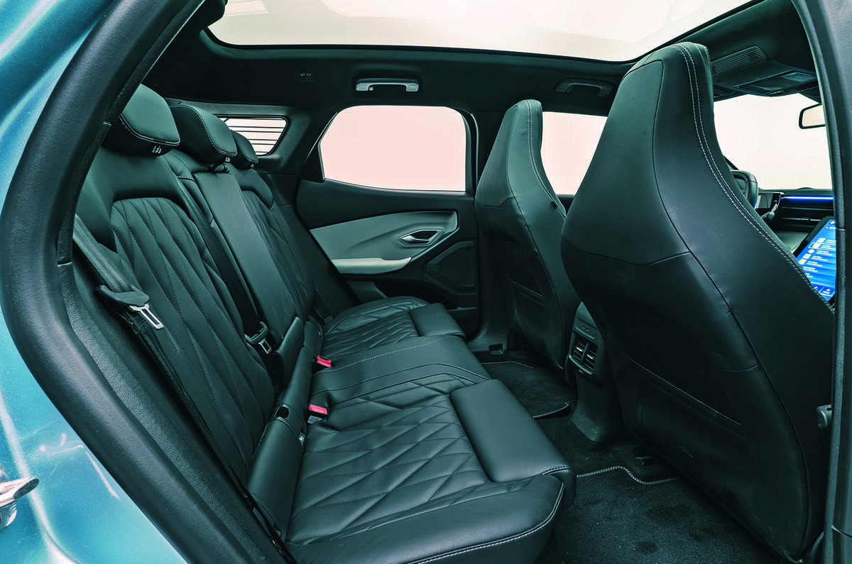 Ford Explorer rear seats Ford Explorer rear seats