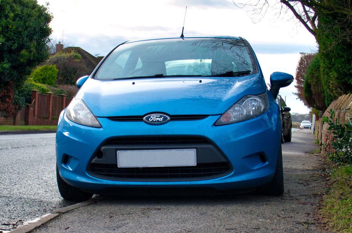 Ford Fiesta pavement parking