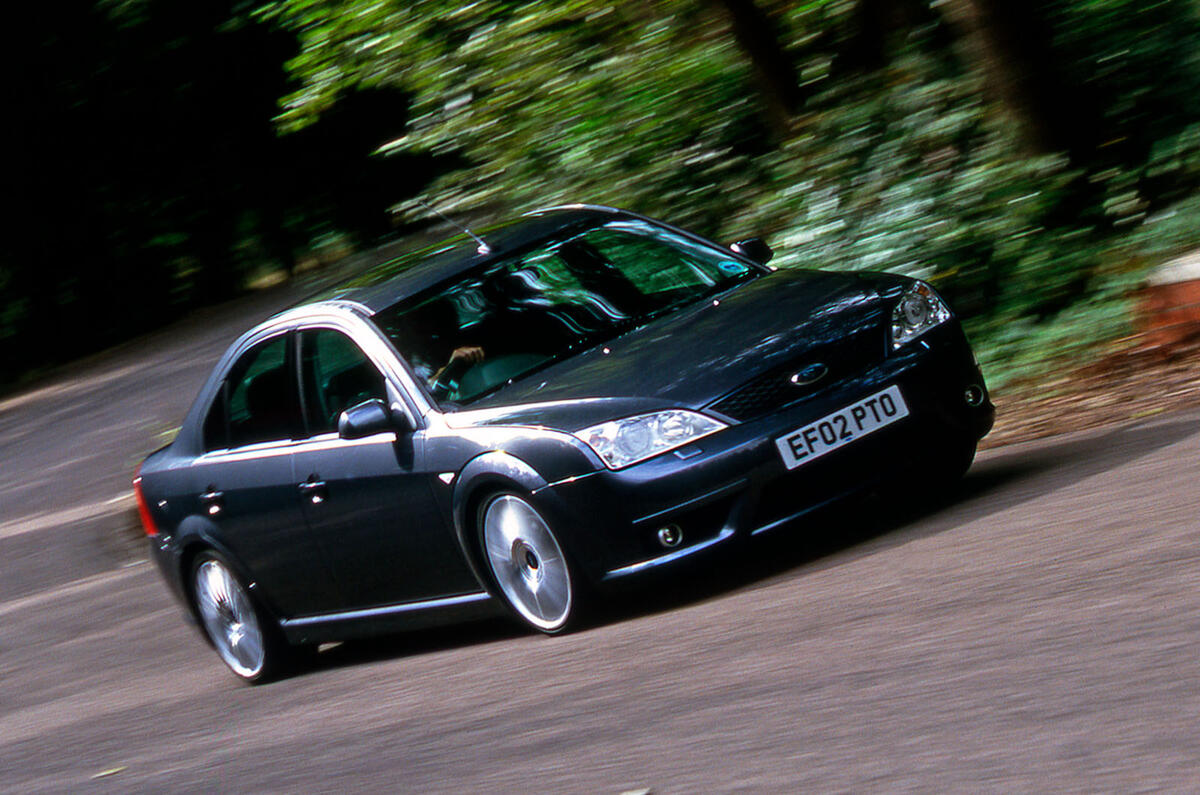 Ford Mondeo ST220 front three quarter Ford Mondeo ST220 front three quarter