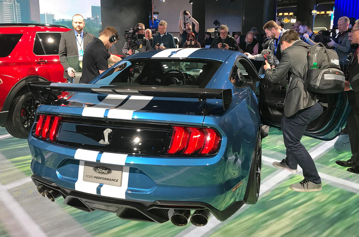 Ford Mustang Shelby GT500 - on stand, Detroit - rear