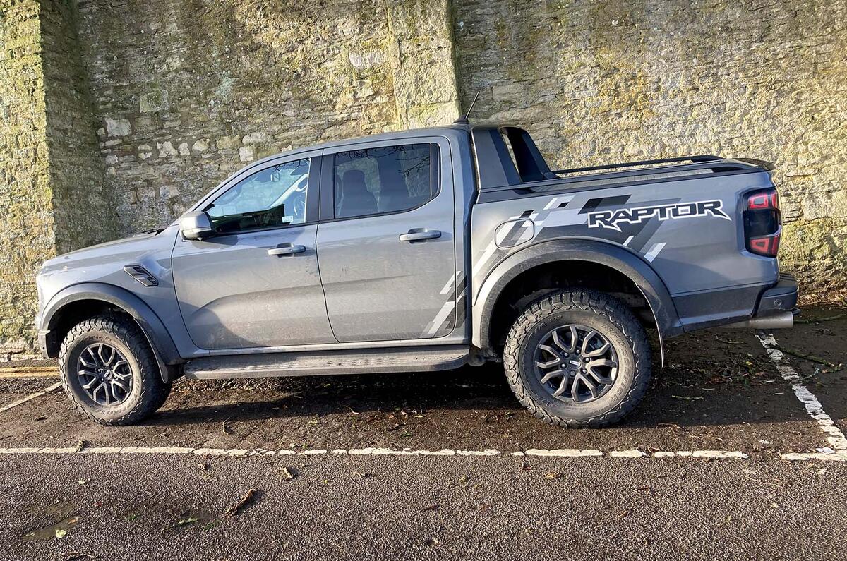 Ford ranger raptor side Ford ranger raptor side