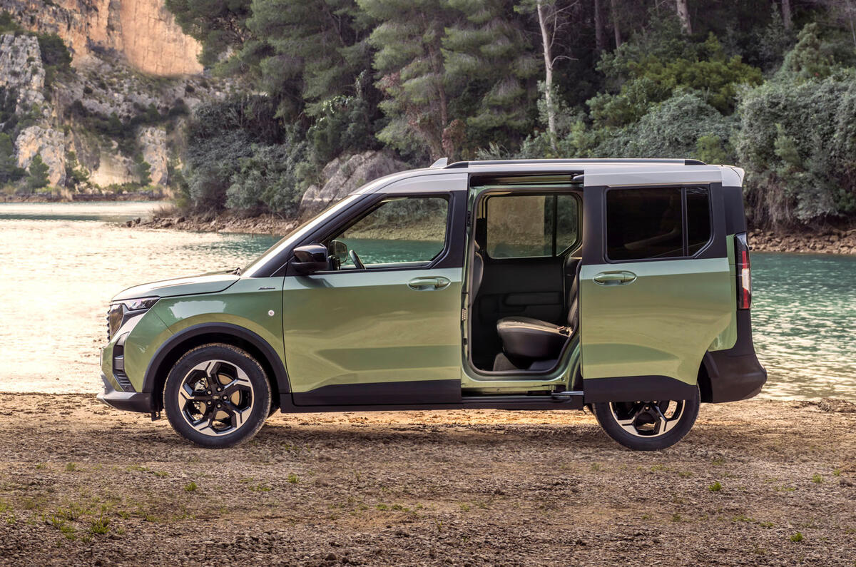 Ford Tourneo Courier static side