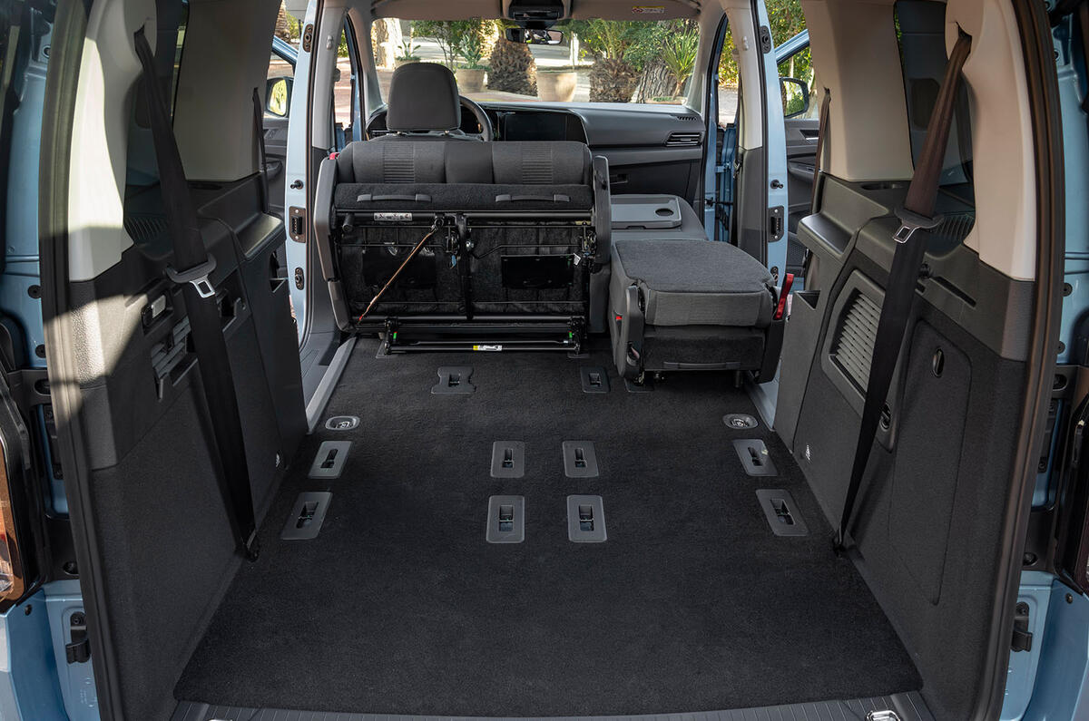 Ford Tourneo Connect PHEV boot