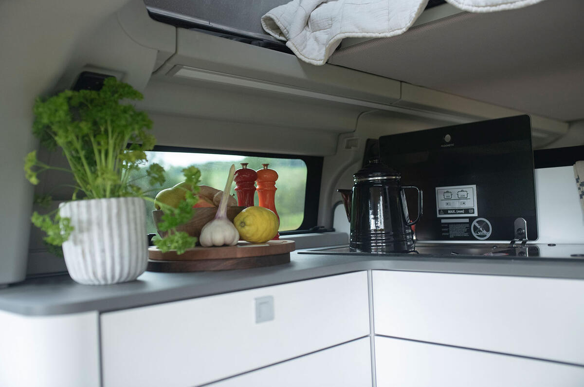 Ford Transit Custom Nugget cabinets Ford Transit Custom Nugget cabinets