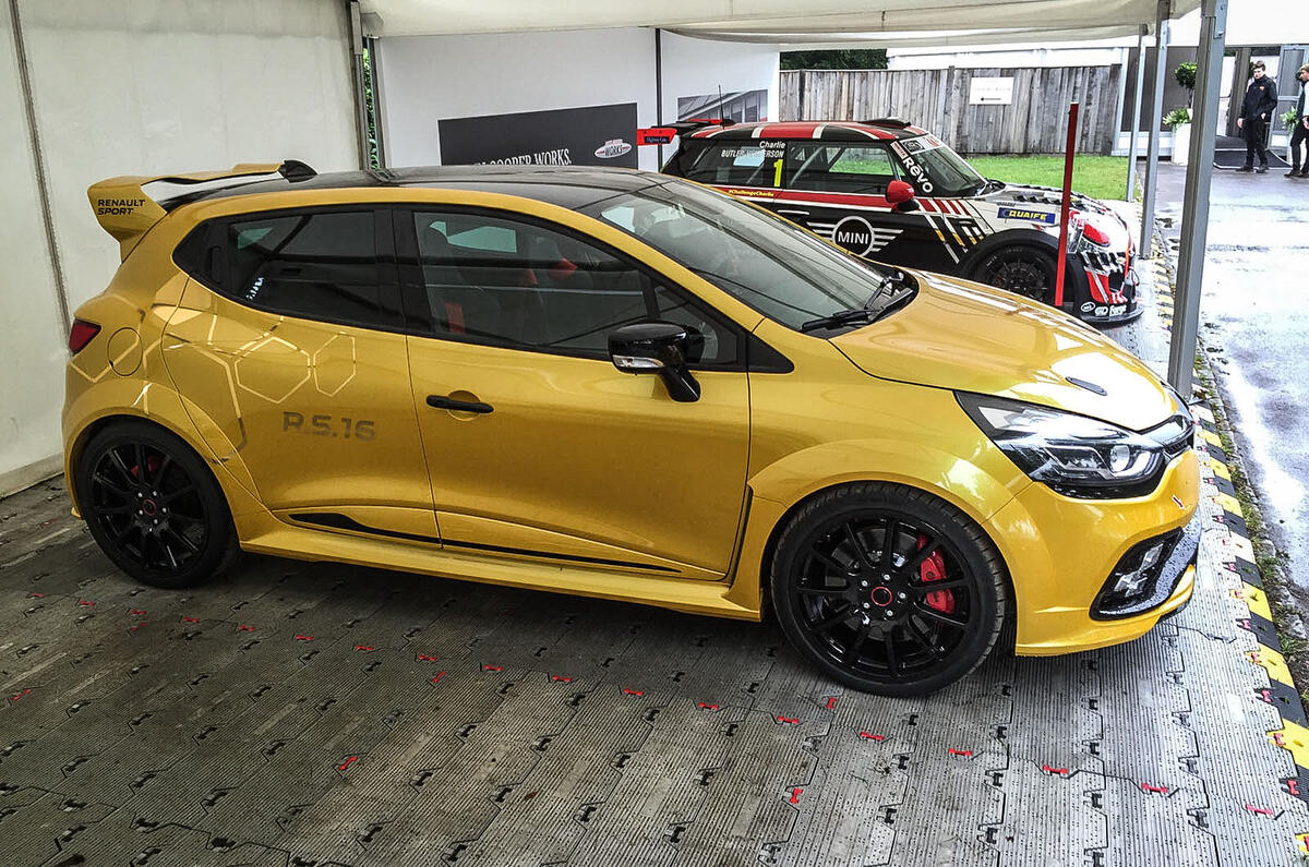 Renault Clio RS16
